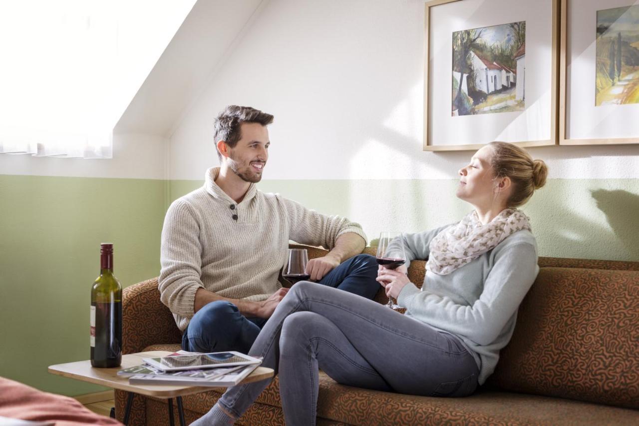 Weingut & Gaestezimmer Edelmann Göttlesbrunn Екстериор снимка