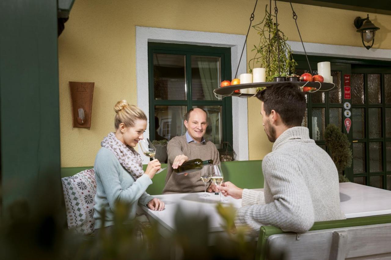 Weingut & Gaestezimmer Edelmann Göttlesbrunn Екстериор снимка